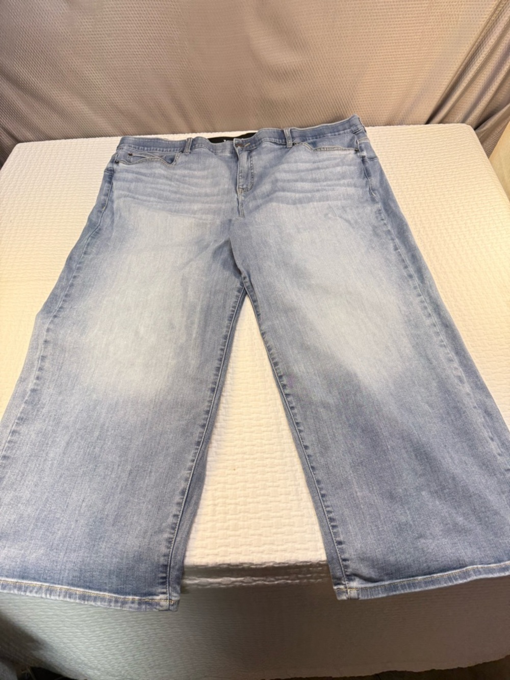 Torrid Light Wash Wide Leg Denim Jeans Size 26S